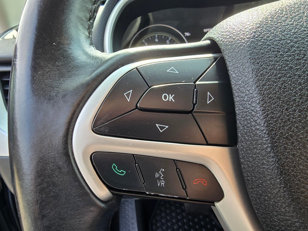 Used 2014 Jeep Cherokee Trailhawk AWD/4WD image 5