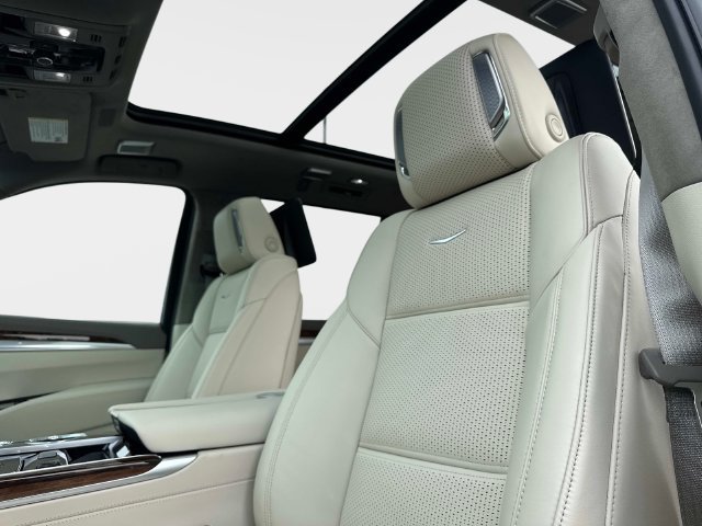 New 2026 Cadillac Escalade Platinum Sport w/ LPO, ONYX Package AWD/4WD image 20