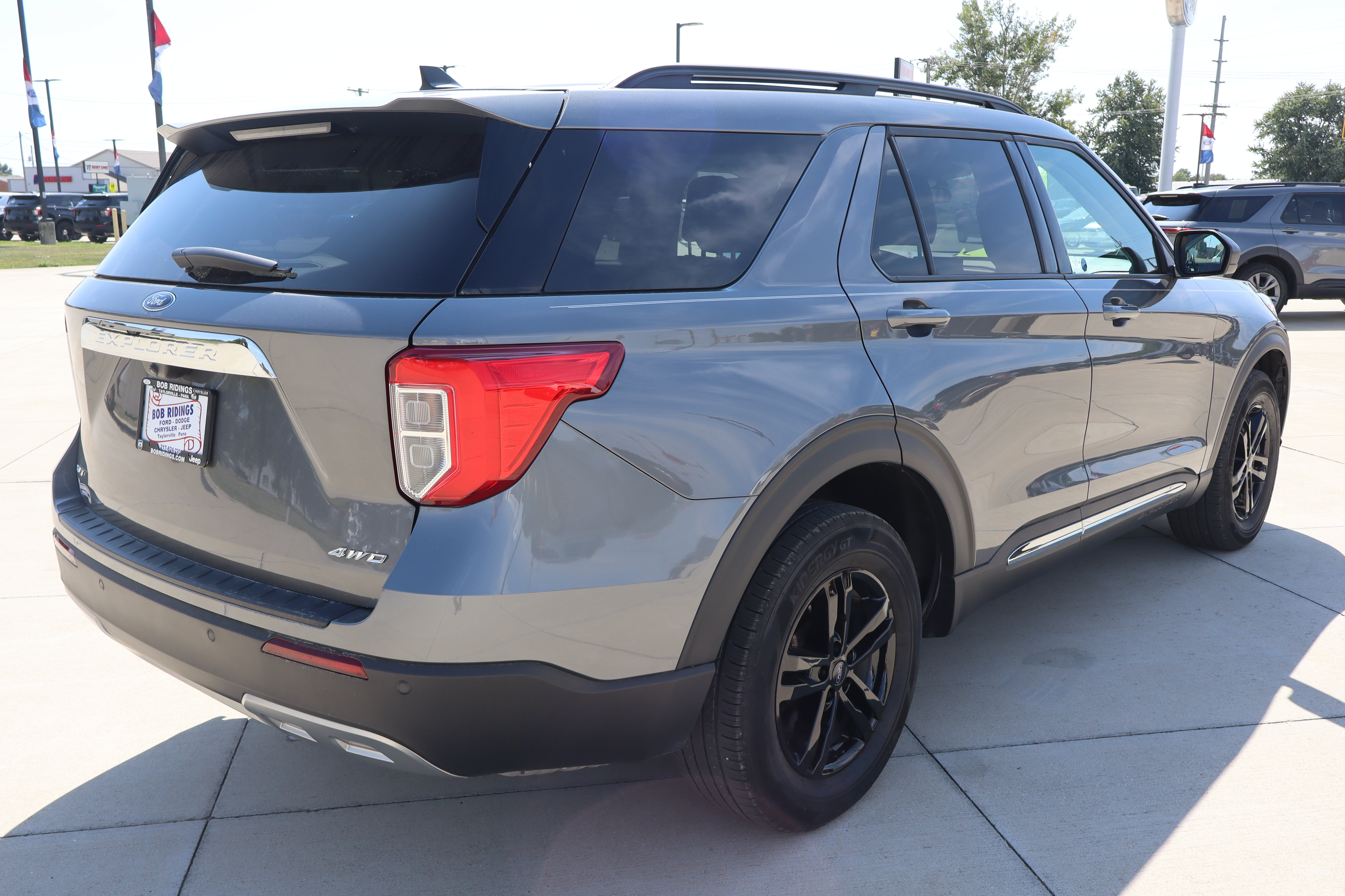 Used 2024 Ford Explorer XLT w/ Equipment Group 202A AWD/4WD image 6