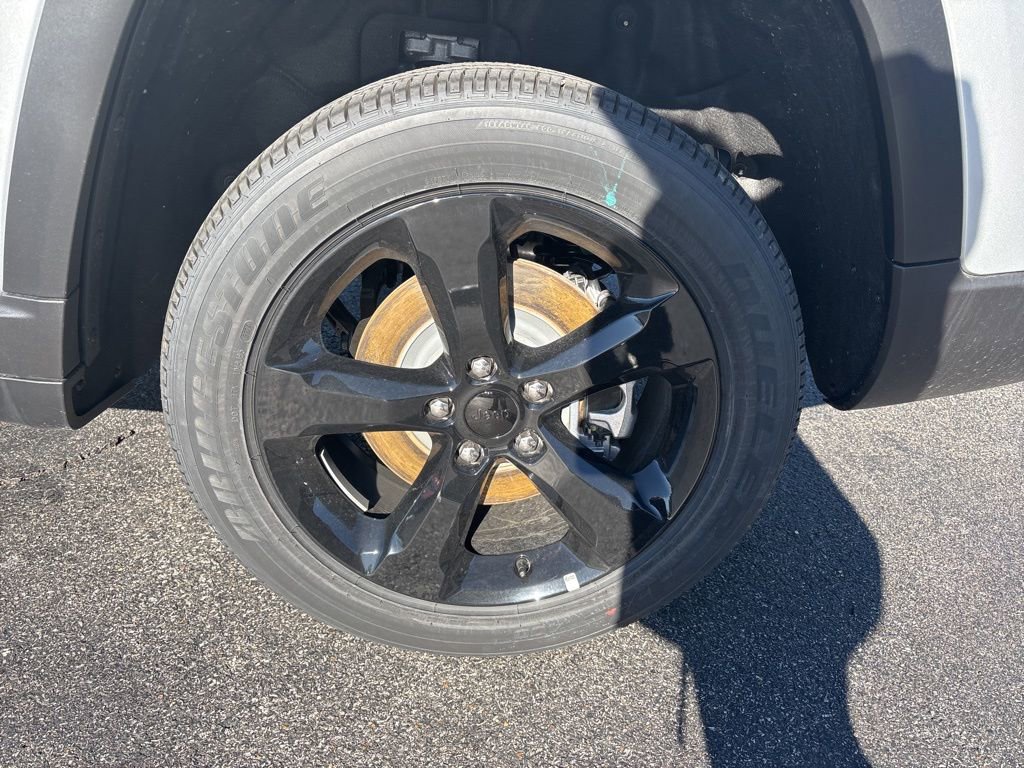 New 2025 Jeep Grand Cherokee L Laredo image 34