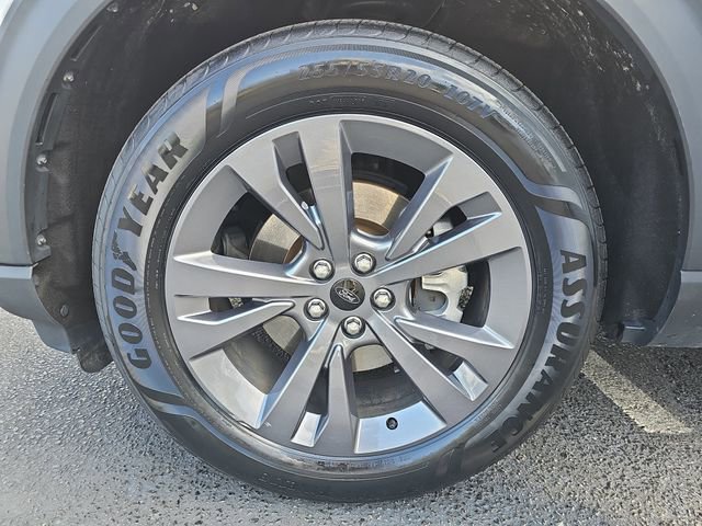 Used 2023 Ford Explorer XLT w/ Equipment Group 202A image 36