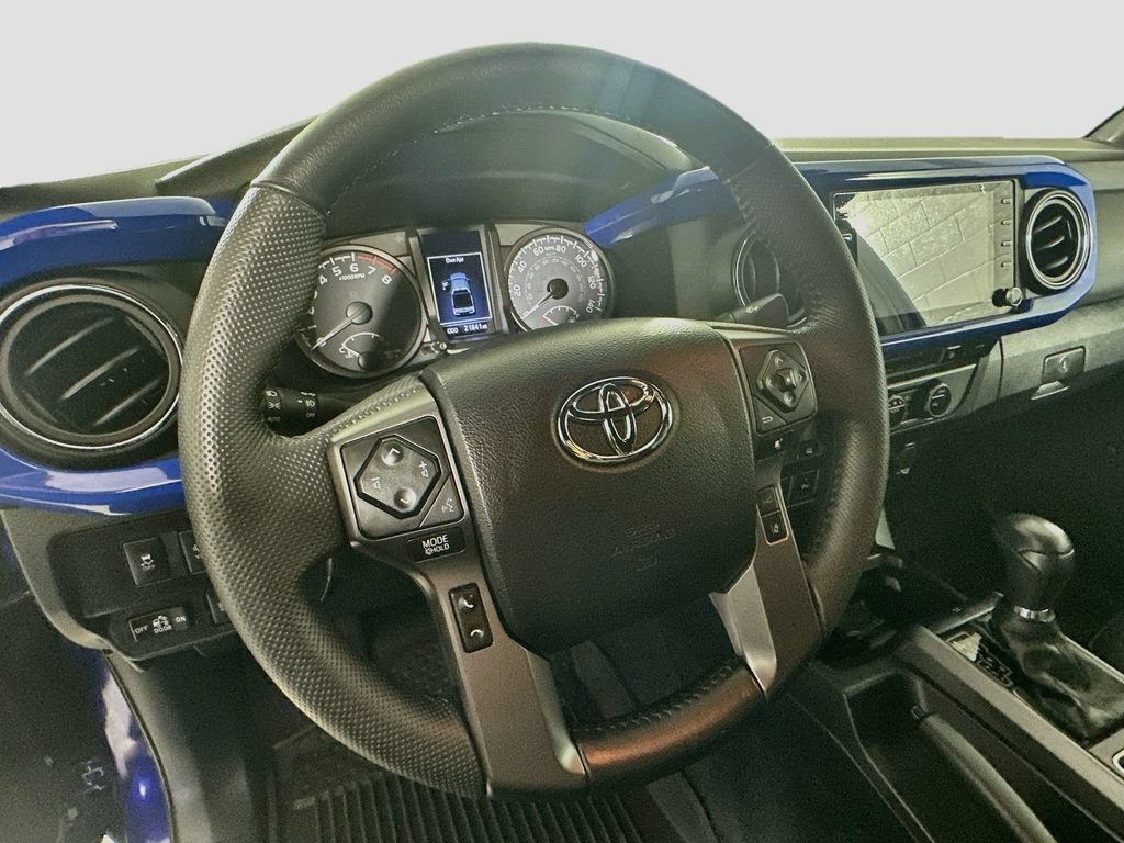 Used 2022 Toyota Tacoma TRD Off-Road w/ TRD Premium Off Road Package AWD/4WD image 11