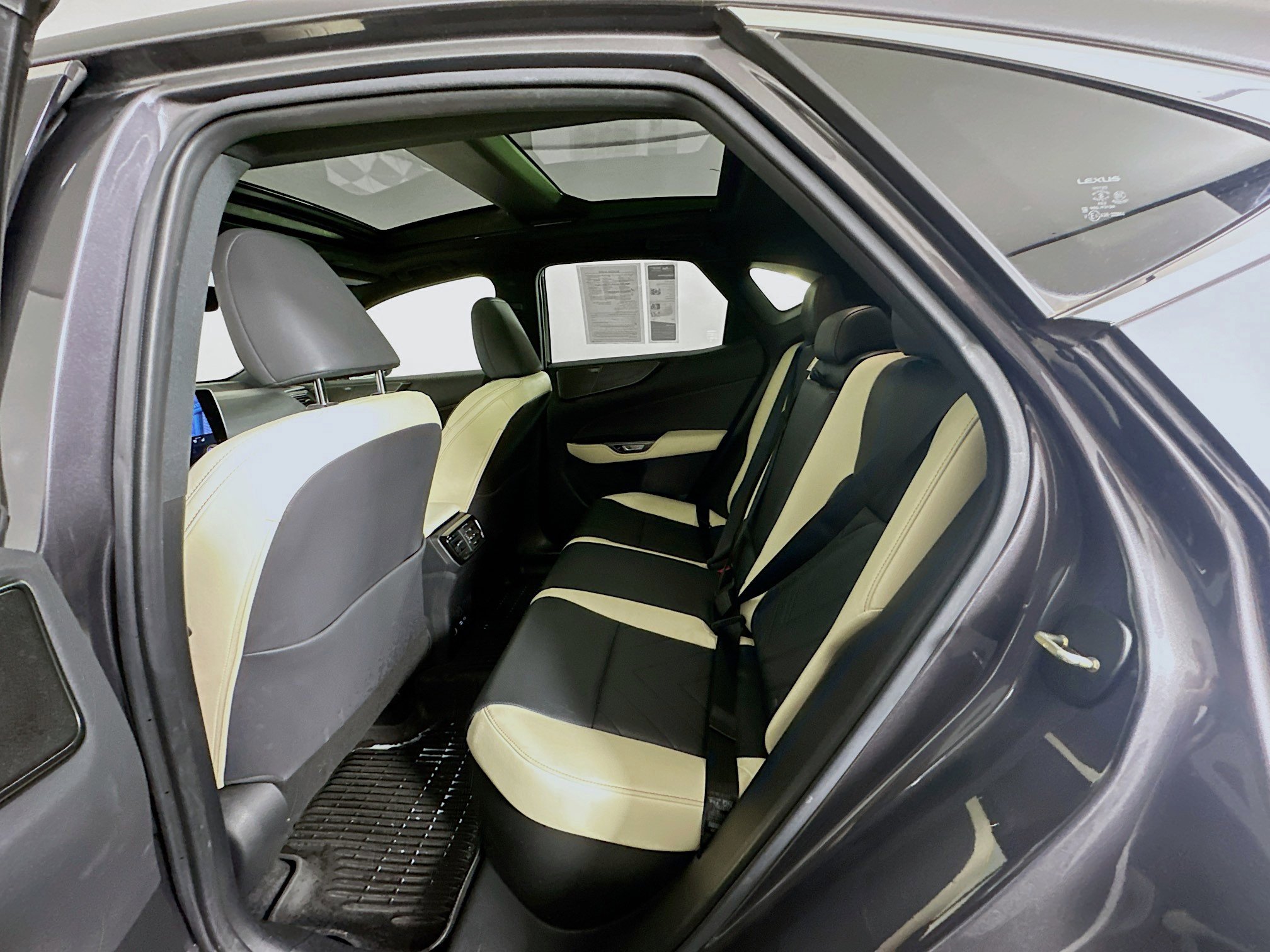 Used 2022 Lexus NX 350h AWD w/ Vision Package image 27