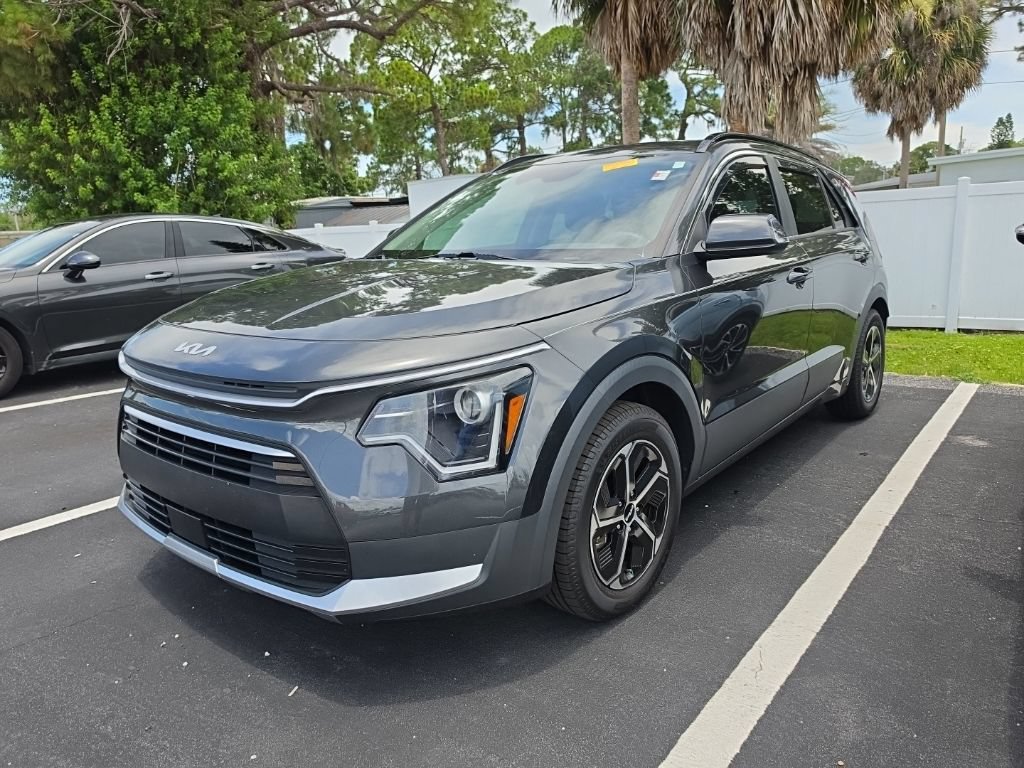 Certified 2023 Kia Niro EX FWD image 6