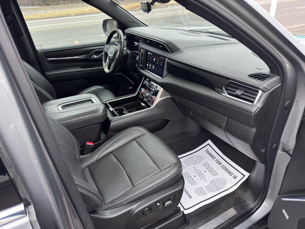 Used 2022 GMC Yukon Denali w/ Denali Premium Package image 35