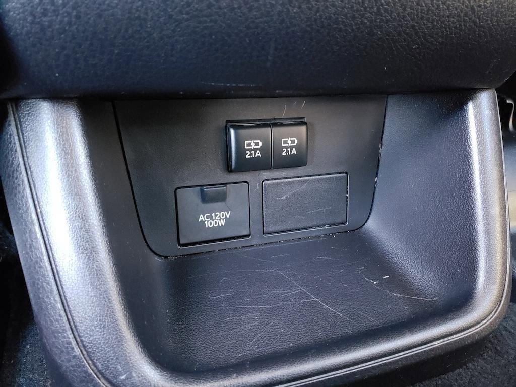 Used 2019 Toyota Highlander XLE image 14