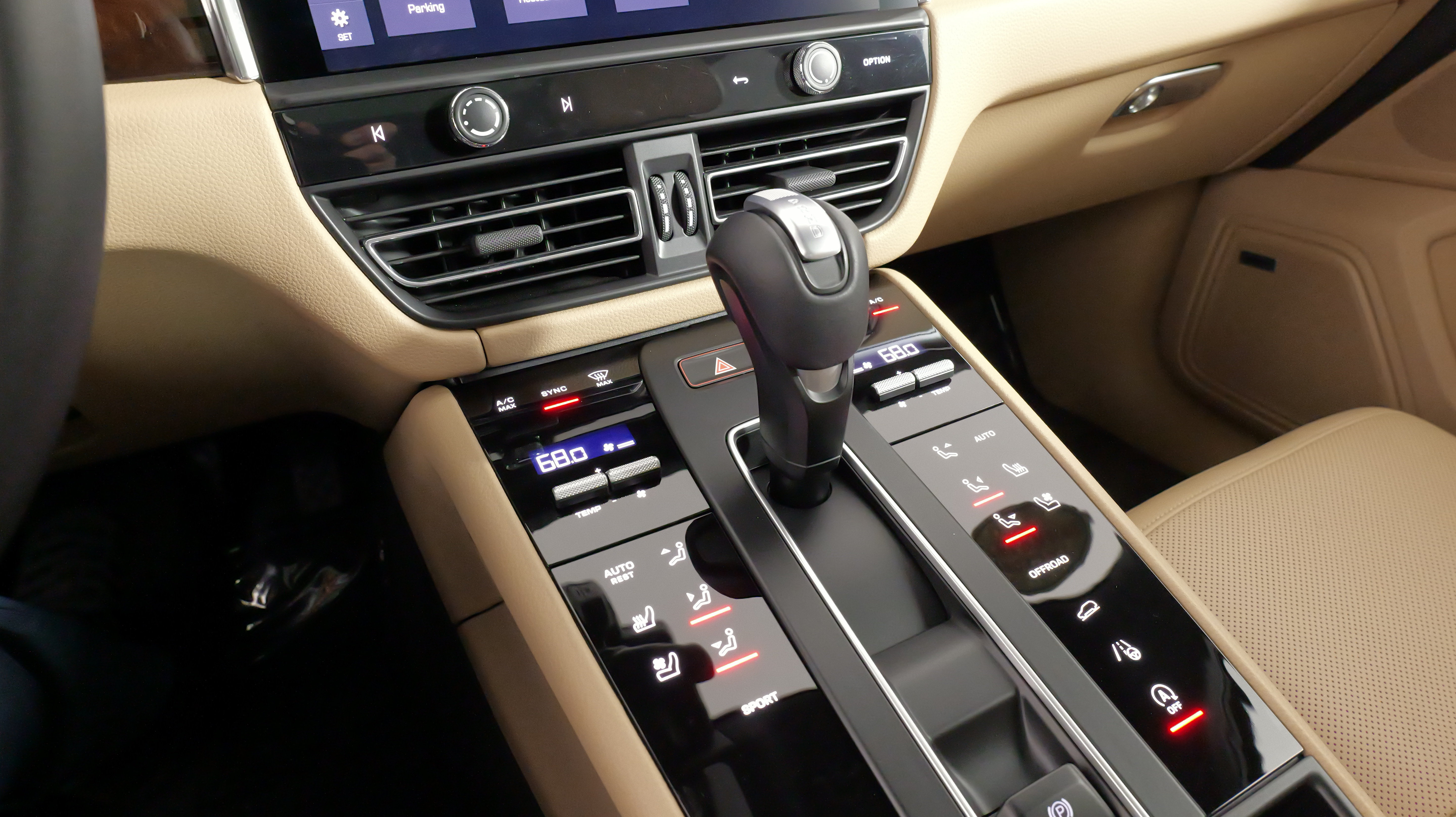 Used 2025 Porsche Macan AWD/4WD image 55