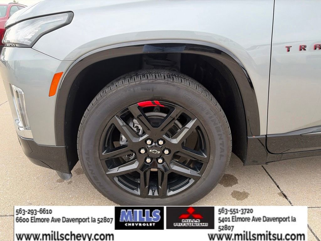 Used 2023 Chevrolet Traverse Premier w/ Redline Edition FWD image 8
