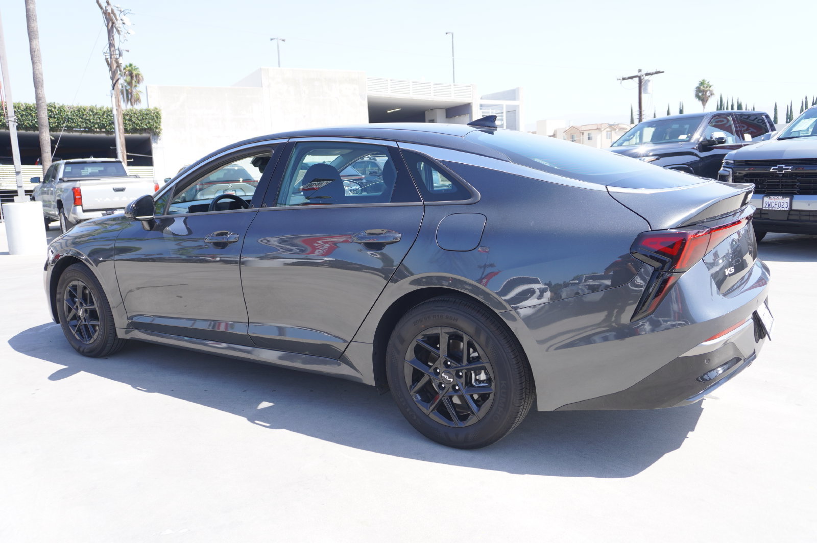 Used 2025 Kia K5 LXS FWD image 5