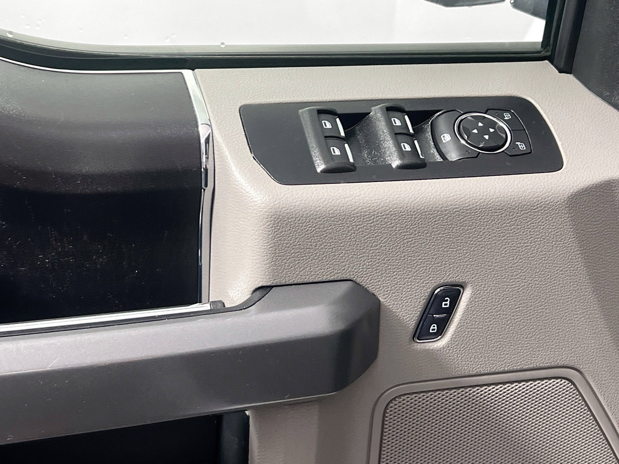 Used 2018 Ford F150 XLT image 16