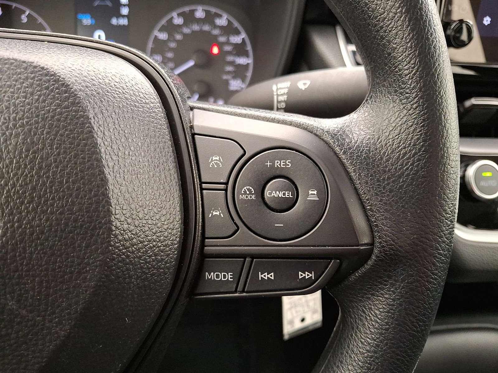 Certified 2025 Toyota Corolla LE image 18