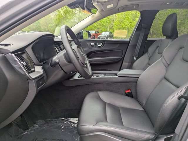 Used 2024 Volvo XC60 B5 Core w/ Protection Package Premier AWD/4WD image 15