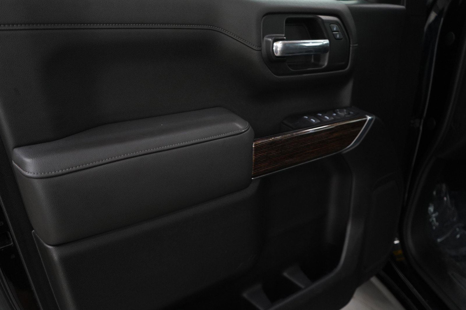 Used 2019 GMC Sierra 1500 SLE image 25