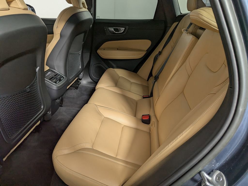 Used 2023 Volvo XC60 B5 Ultimate w/ Climate Package image 48