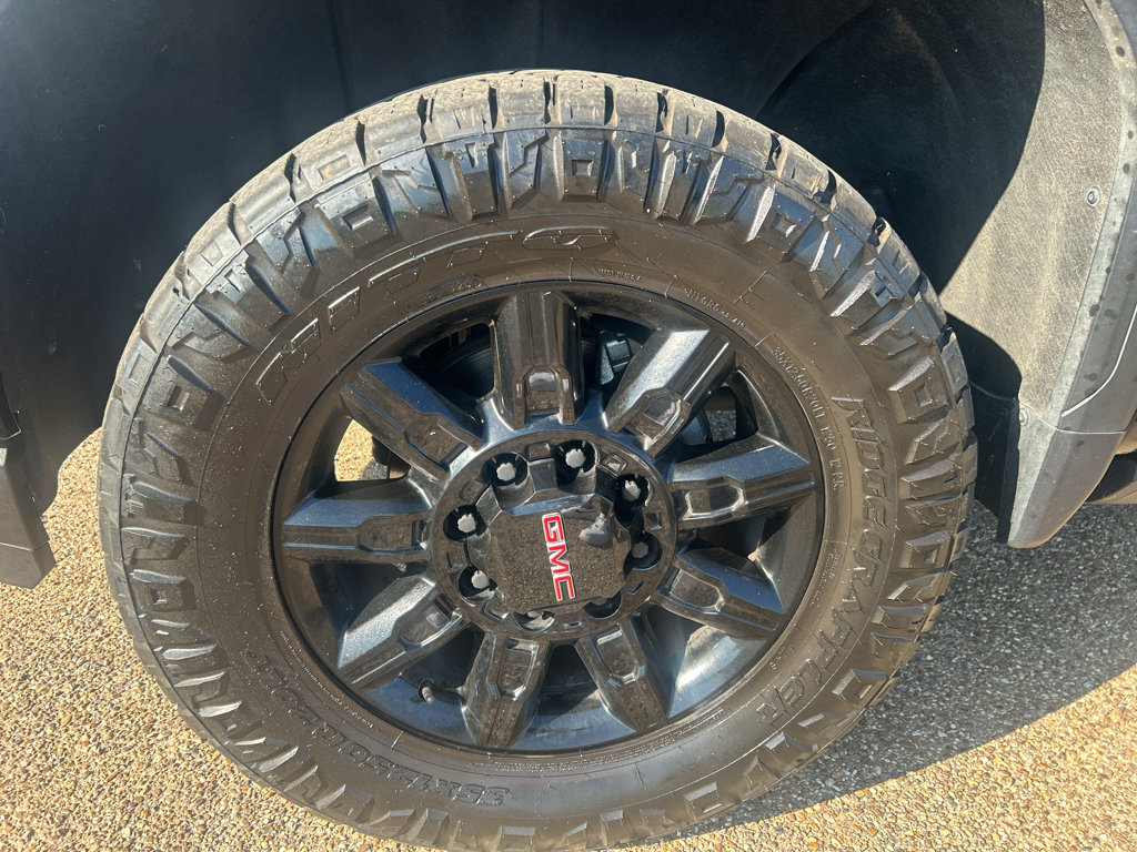 Used 2023 GMC Sierra 2500 AT4 w/ AT4 Premium Plus Package AWD/4WD image 10