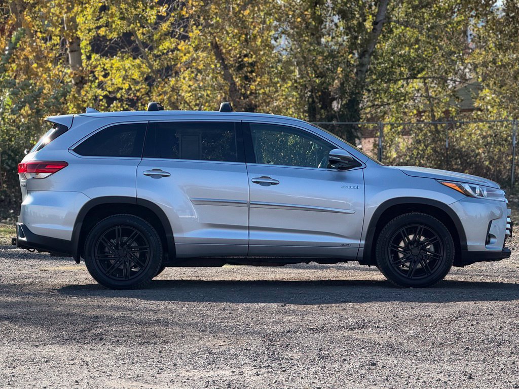 Used 2017 Toyota Highlander Limited Platinum AWD/4WD image 8