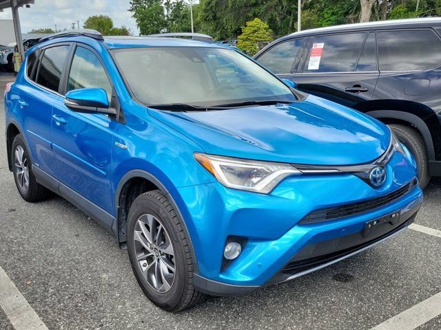 Used 2017 Toyota RAV4 XLE w/ Convenience Package AWD/4WD image 1