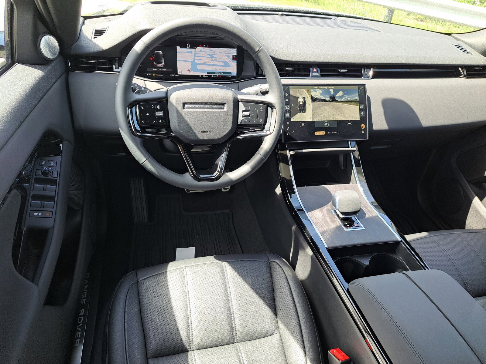 Certified 2024 Land Rover Range Rover Evoque Dynamic SE image 22