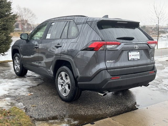 Used 2025 Toyota RAV4 XLE image 37
