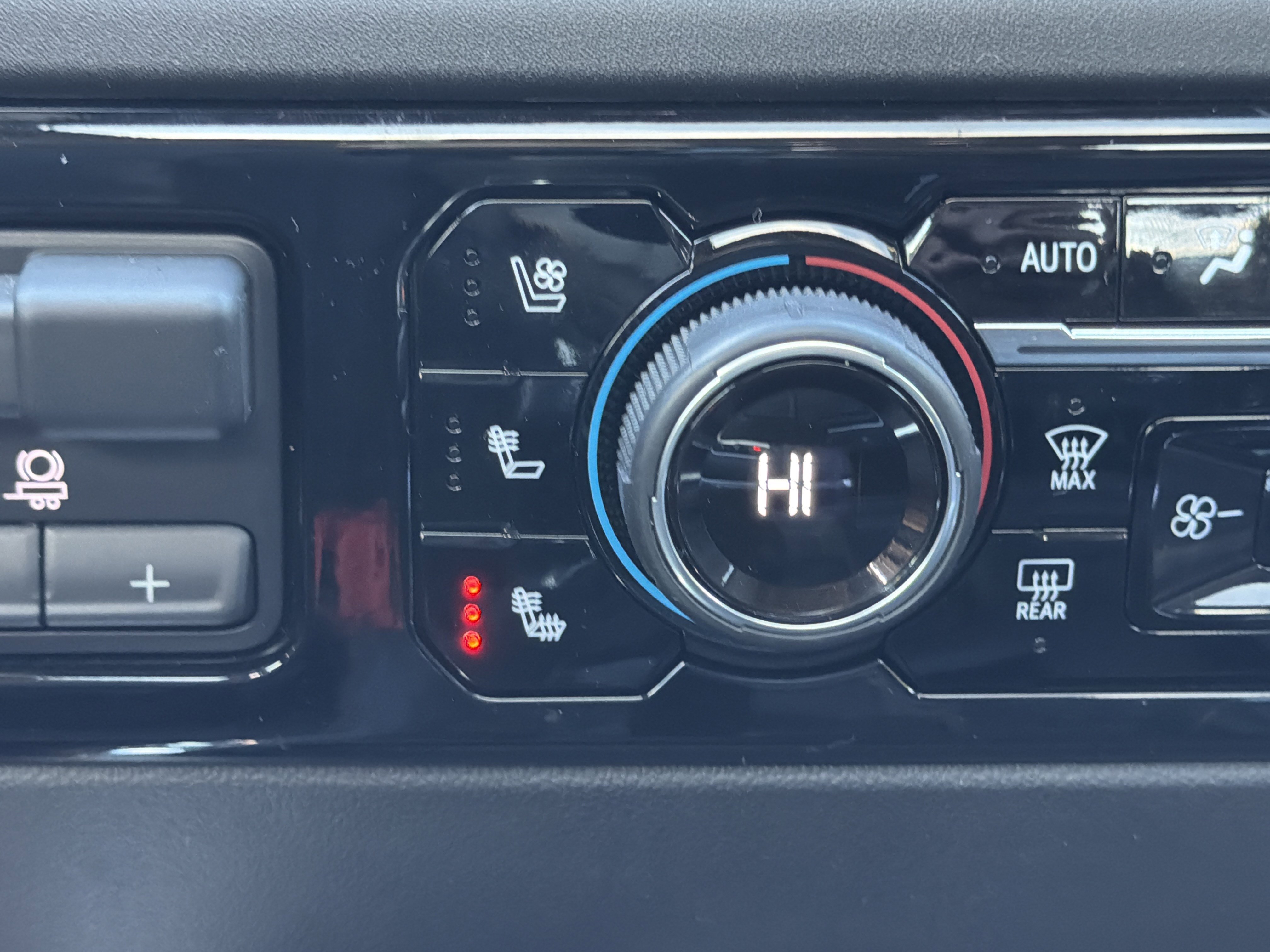 Used 2024 Chevrolet Silverado 1500 High Country w/ Technology Package image 30