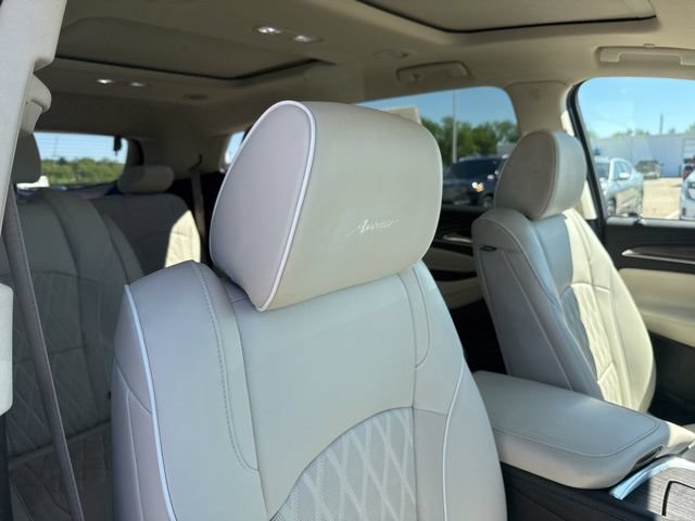Used 2024 Buick Enclave Avenir w/ Avenir Technology Package AWD/4WD image 60