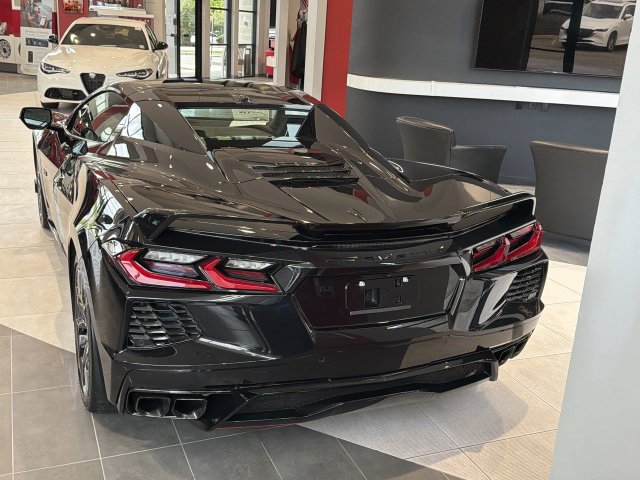 Used 2023 Chevrolet Corvette Stingray Premium Conv w/ Z51 Performance Package RWD image 23
