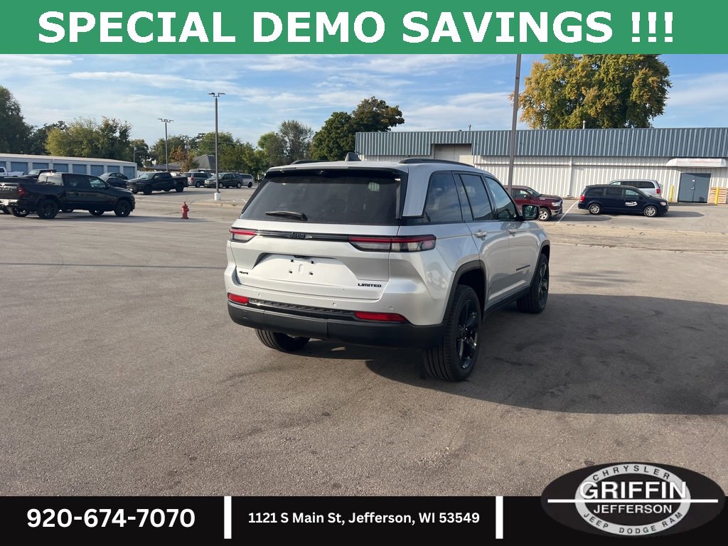 New 2025 Jeep Grand Cherokee Limited w/ Luxury Tech Group II image 12