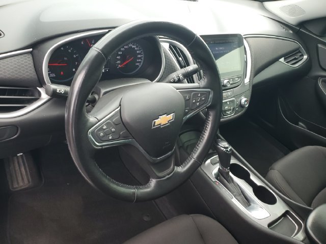 Used 2020 Chevrolet Malibu RS FWD image 17