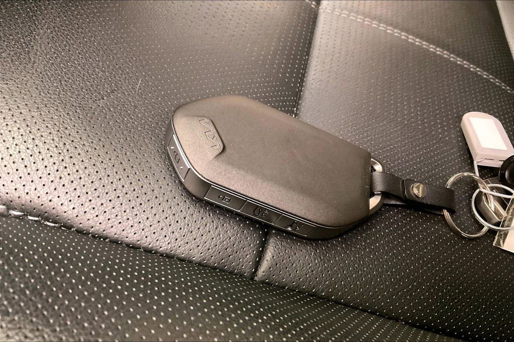 Used 2024 Kia Telluride SX image 9