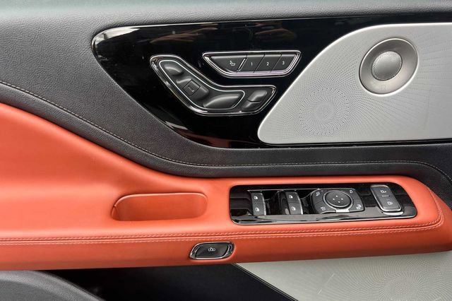 Used 2025 Lincoln Aviator Reserve w/ Equipment Group 201A image 10