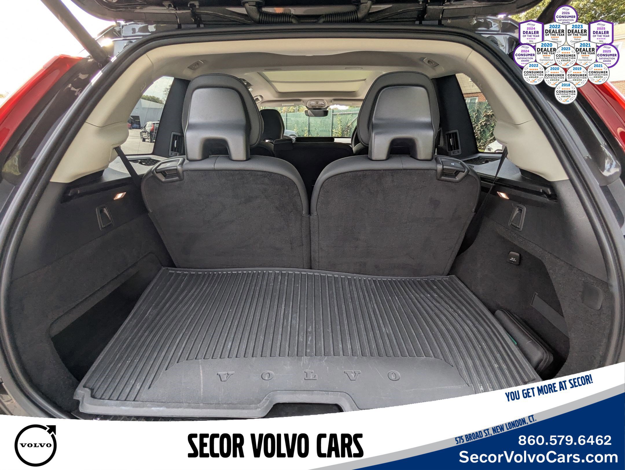 Certified 2024 Volvo XC90 T8 Plus w/ Protection Package Premier image 22