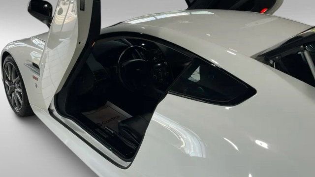 Used 2015 Aston Martin V8 Vantage GT image 10