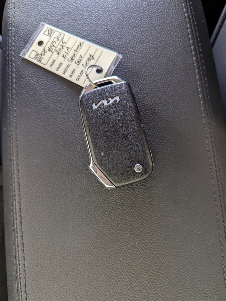 Used 2025 Kia Sportage LX image 26
