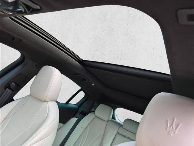 Used 2023 Maserati Grecale Modena AWD/4WD image 13