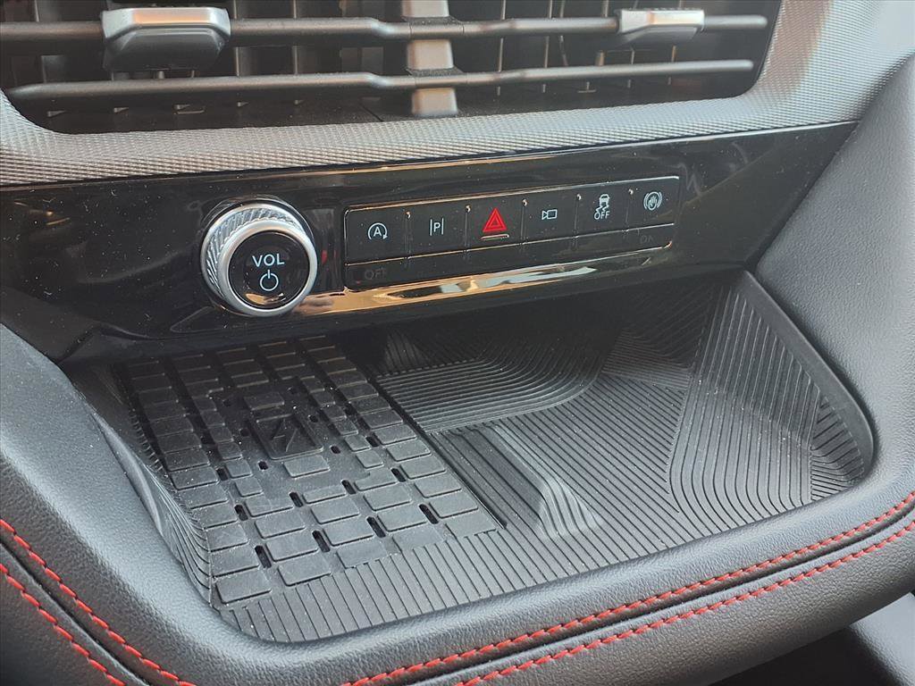 Used 2025 Ford Explorer ST image 9