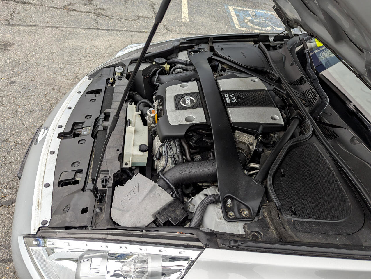 Used 2010 Nissan 370Z Touring w/ Sport Pkg image 34