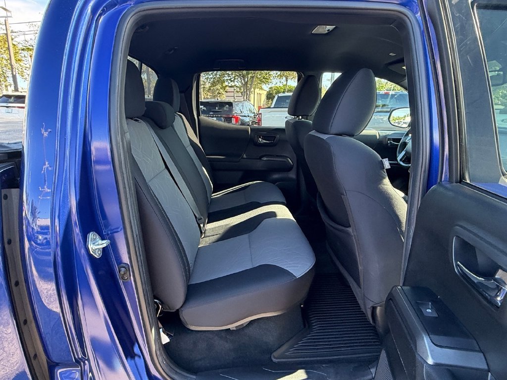 Used 2022 Toyota Tacoma TRD Sport w/ Black Out Package (TMS) AWD/4WD image 15