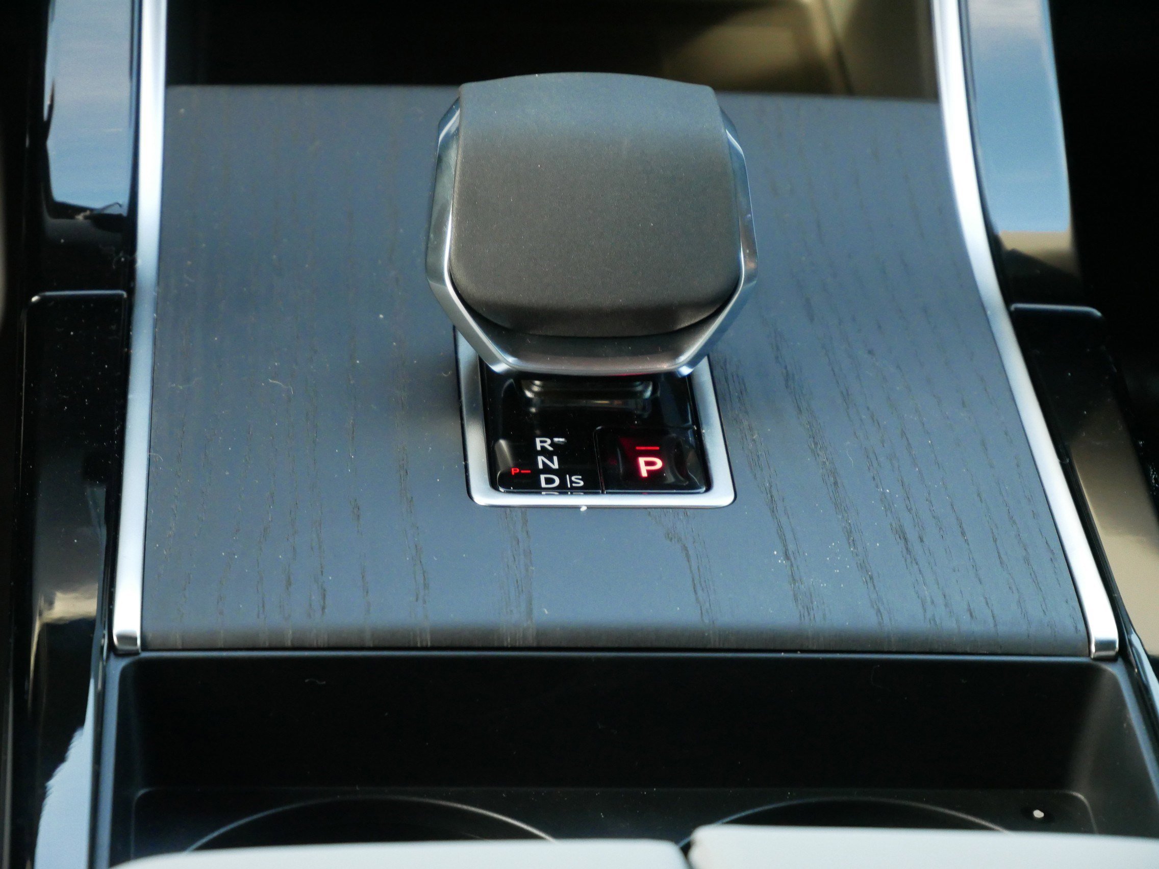 New 2026 Land Rover Range Rover Evoque Dynamic SE image 8