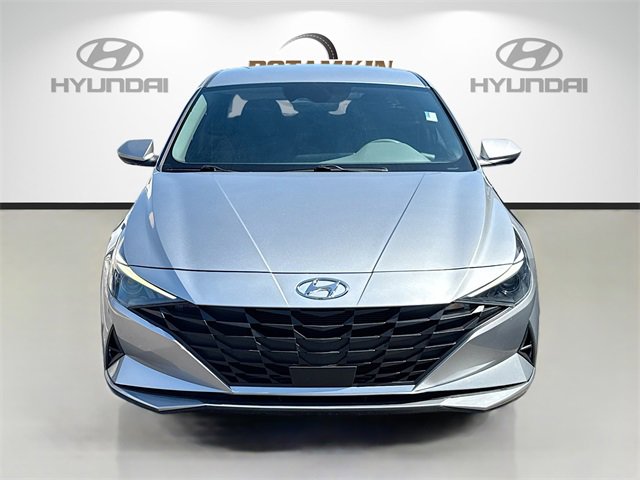 Used 2023 Hyundai Elantra SEL w/ Convenience Package image 2