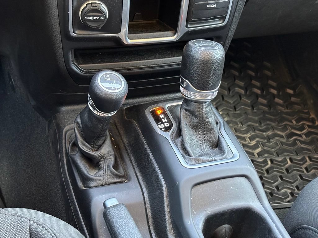 Used 2018 Jeep Wrangler Unlimited Sport AWD/4WD image 22