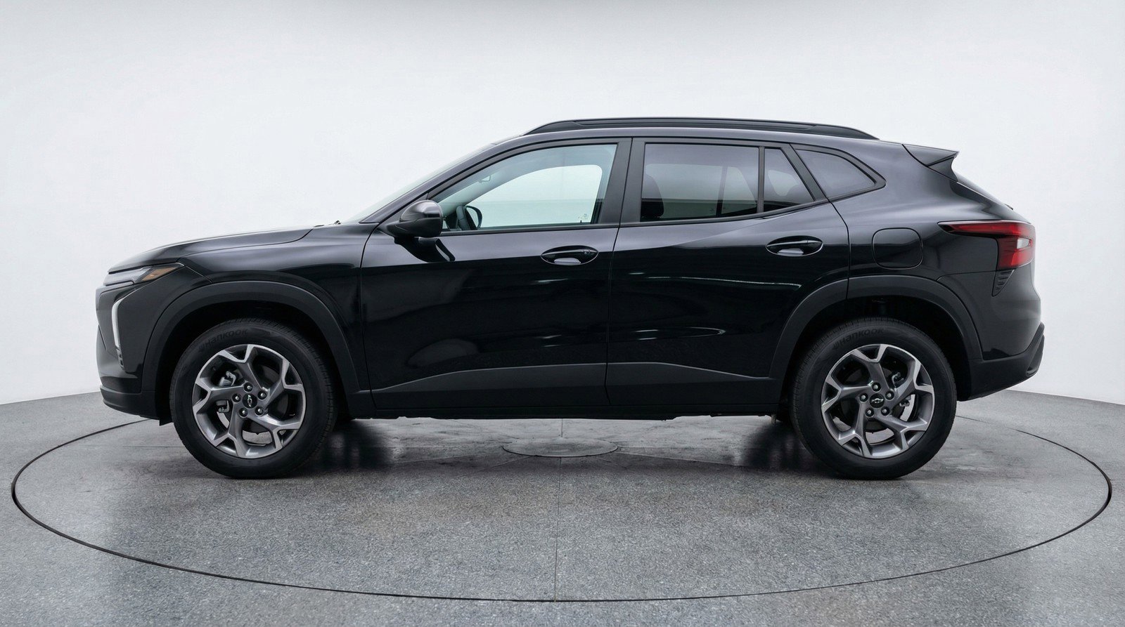 Used 2025 Chevrolet Trax LT w/ LT Convenience Package FWD image 5