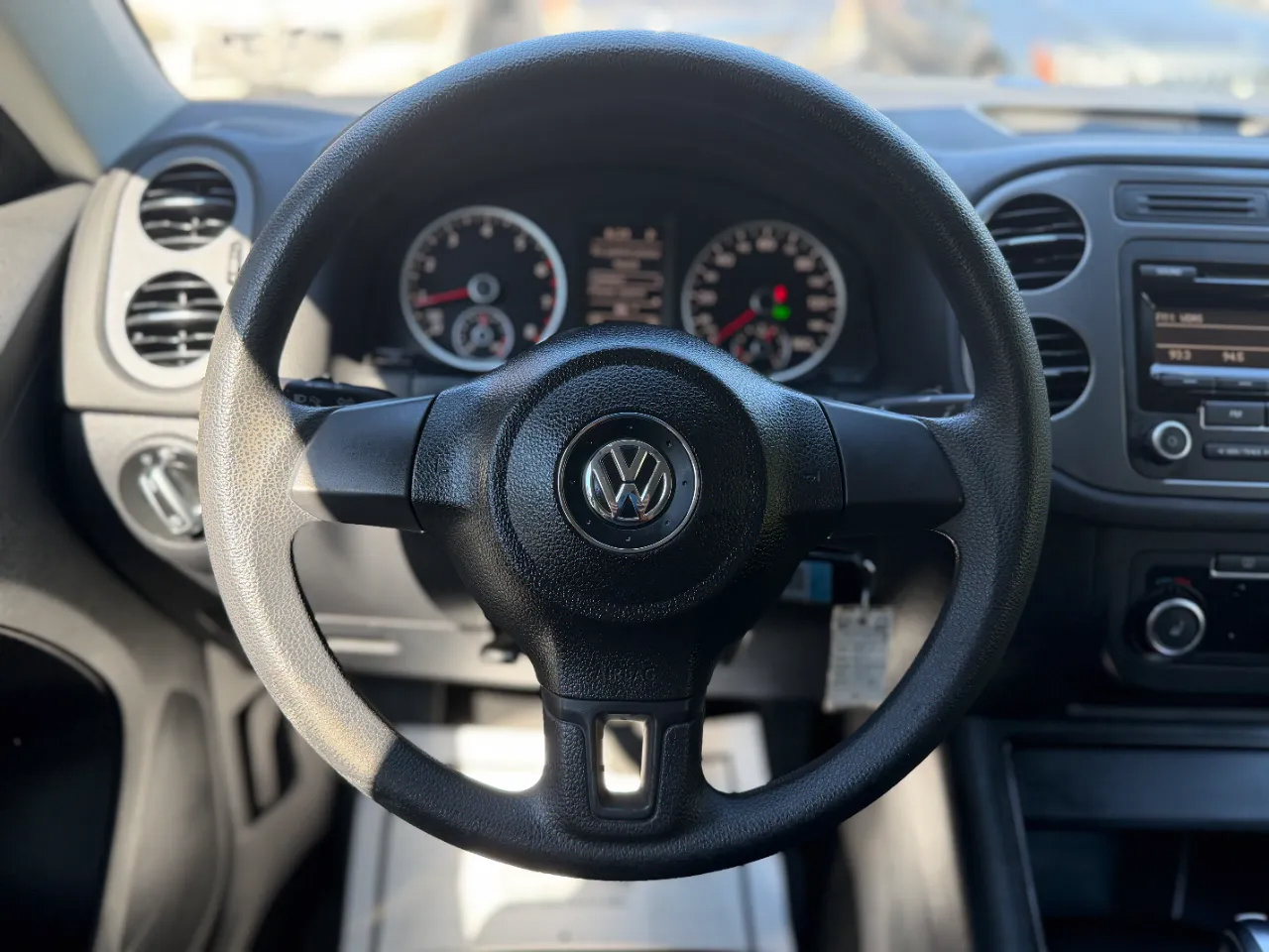 Used 2012 Volkswagen Tiguan LE FWD image 42