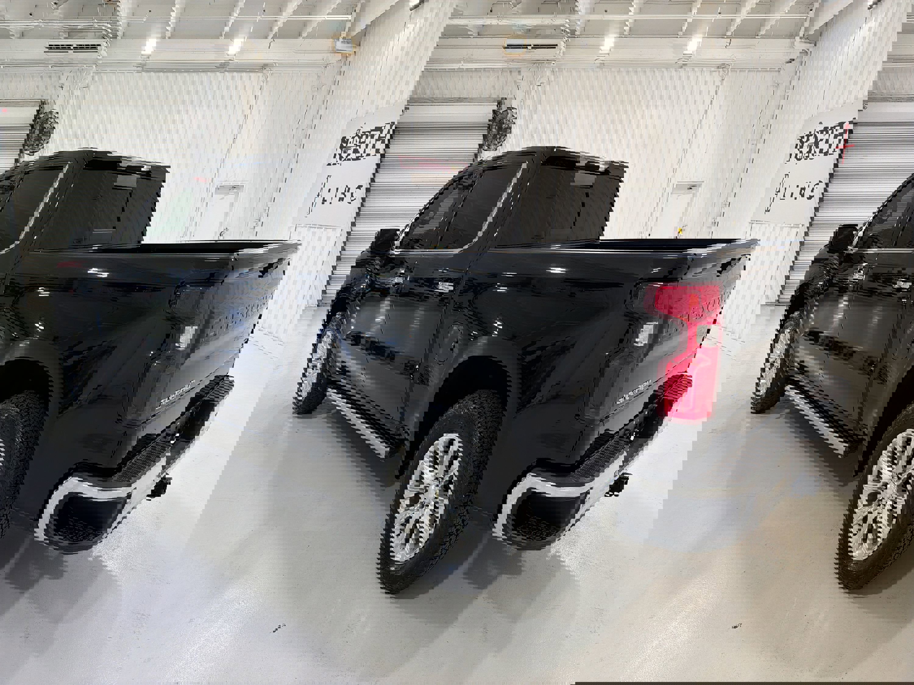 Used 2021 Chevrolet Silverado 1500 LTZ w/ Z71 Off-Road Package image 24