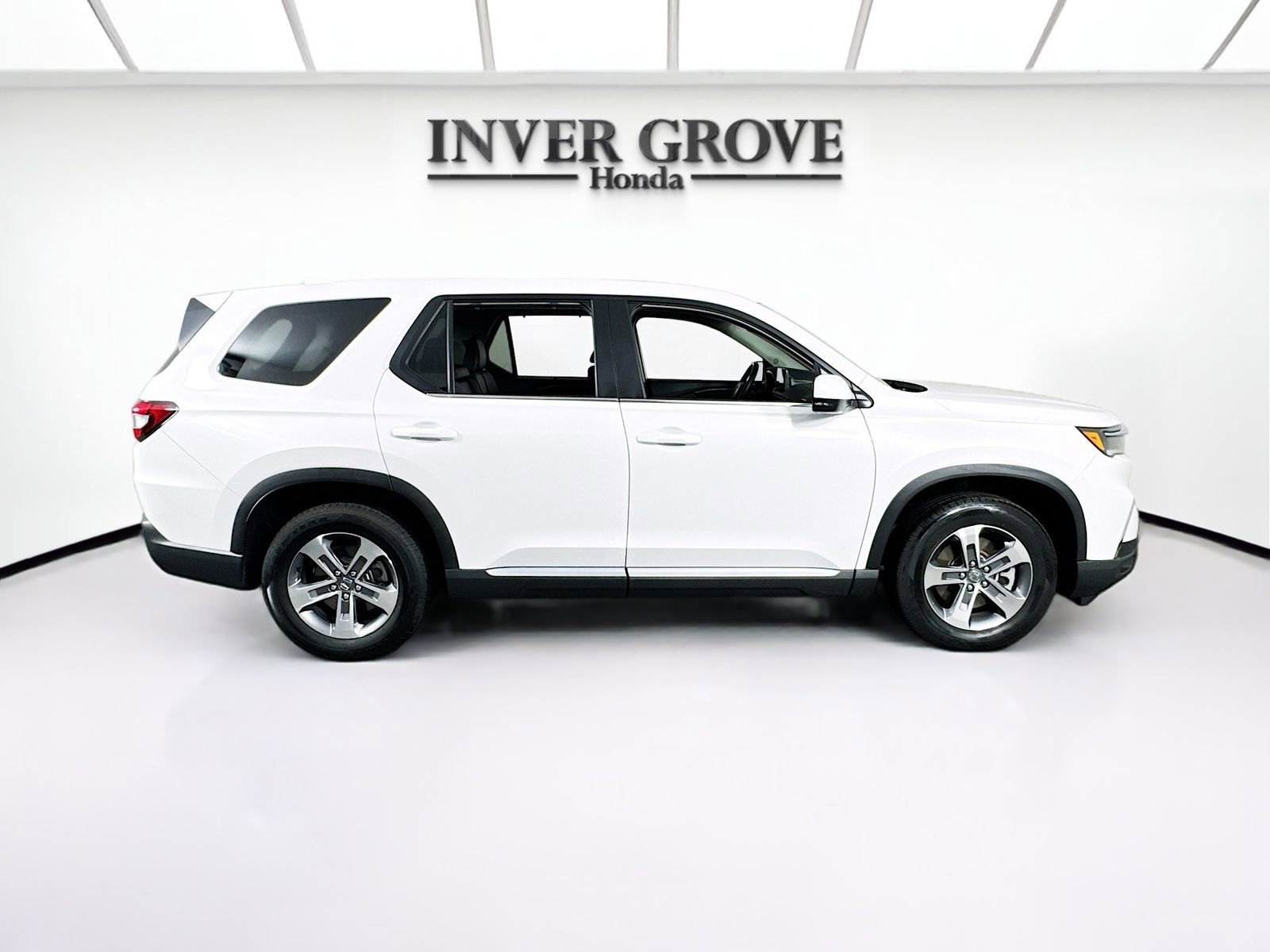 Certified 2025 Honda Pilot EX-L image 4