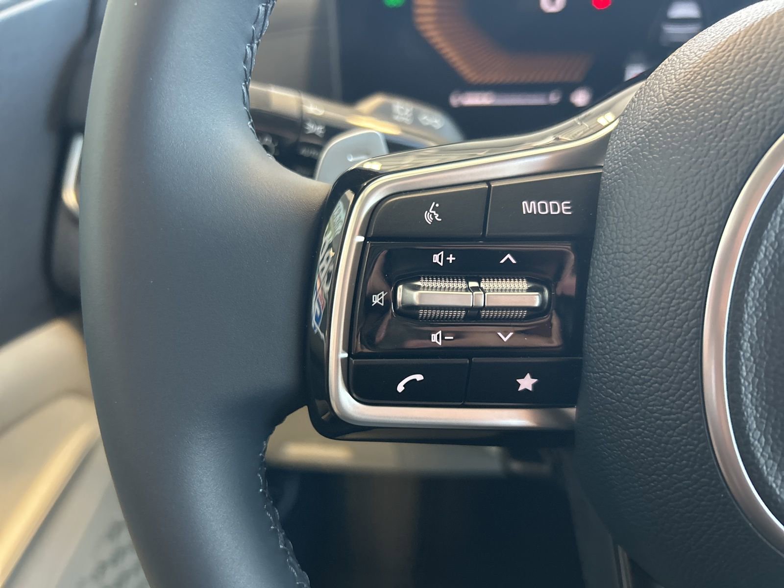 New 2026 Kia Carnival EX image 28