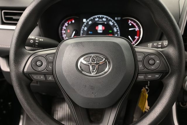 Used 2025 Toyota RAV4 LE AWD/4WD image 25