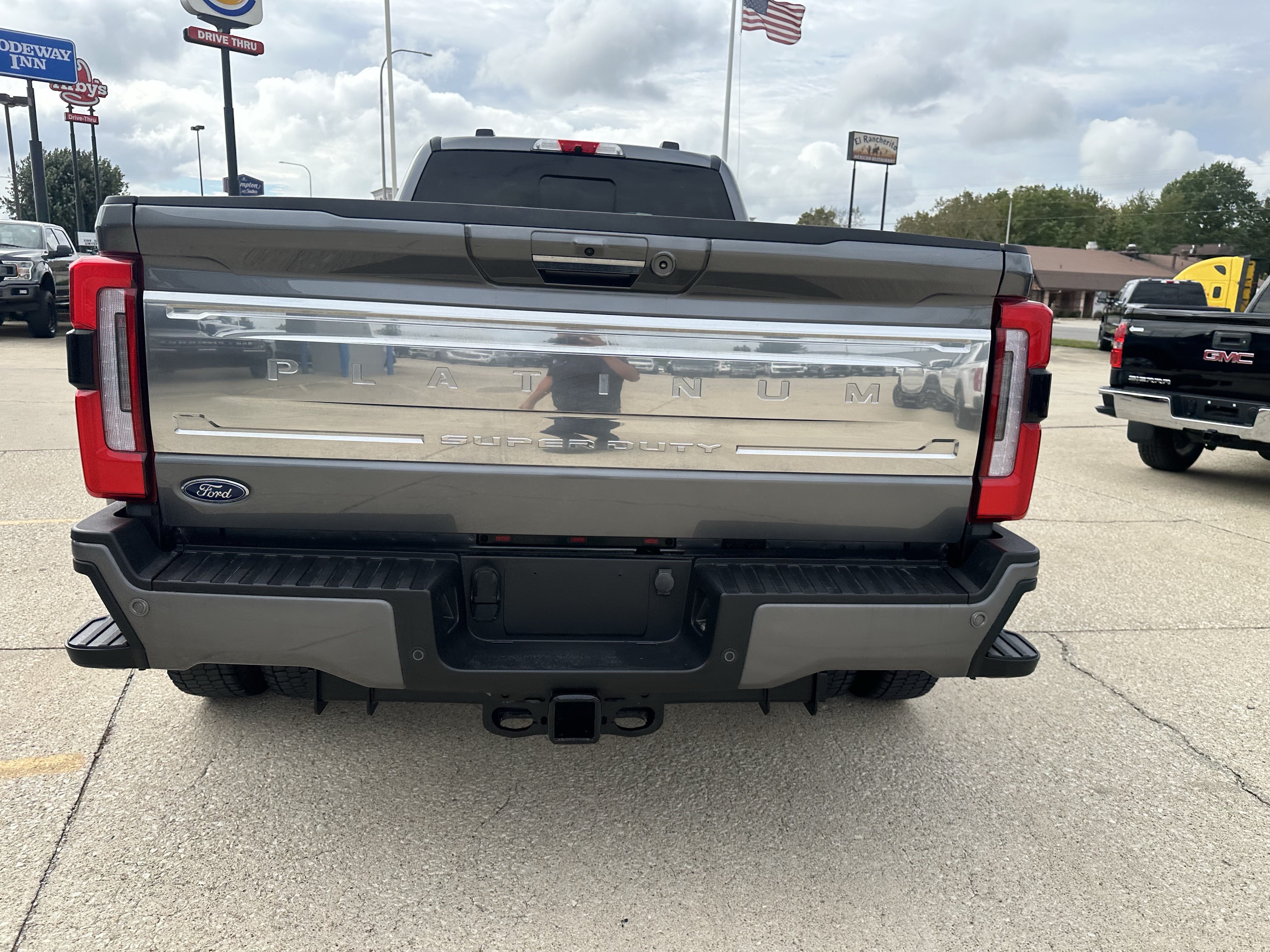 Used 2024 Ford F450 Platinum AWD/4WD image 22