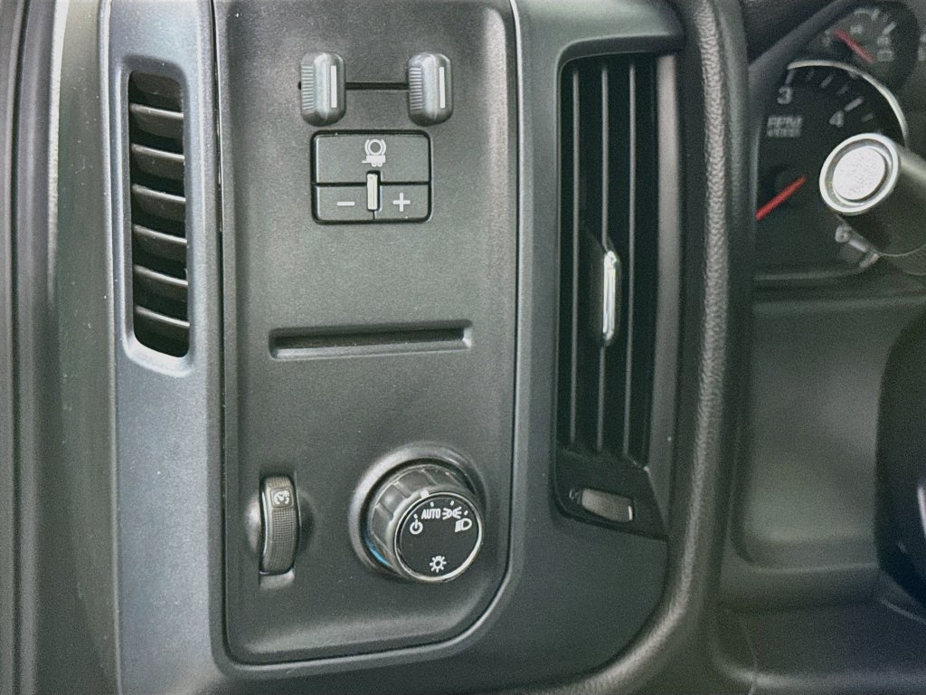 Used 2015 Chevrolet Silverado 2500 W/T RWD image 16