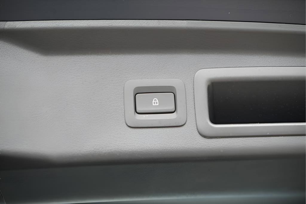 Used 2025 MAZDA CX-30 AWD 2.5 S w/ Select Sport Pkg image 13