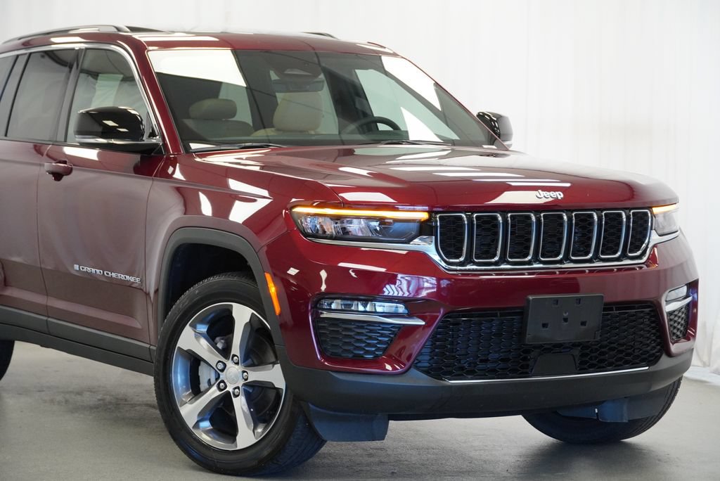 Certified 2025 Jeep Grand Cherokee Limited AWD/4WD video 3